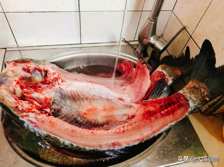 腌腊鱼咸了有什么办法,怎么腌制腊鱼腊肉既好吃又不发霉