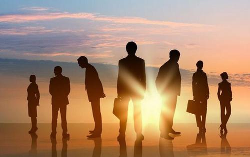 新员工入职工厂被辞退,新员工刚入职后发病