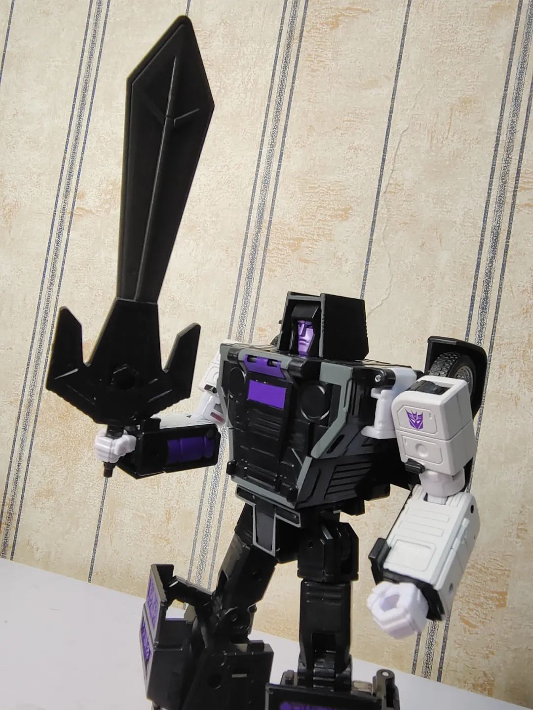 合体嘛，不寒碜——传世指挥官级汽车大师开箱测评