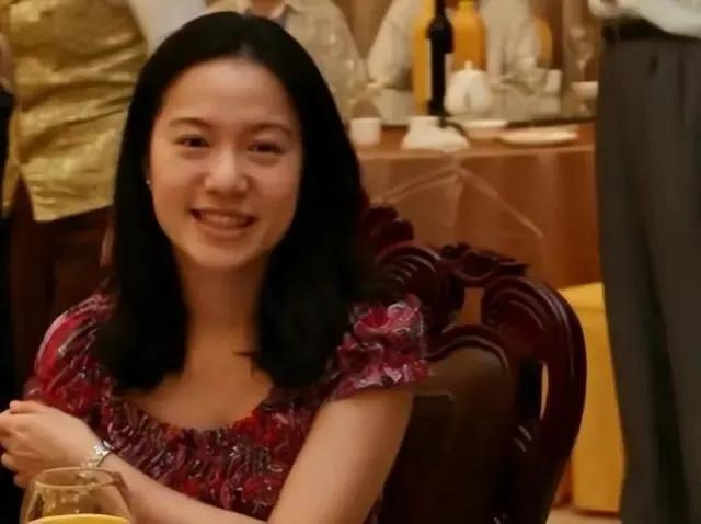 杨振宁今年100岁翁帆多少岁,翁帆不嫌弃杨振宁老年味吗