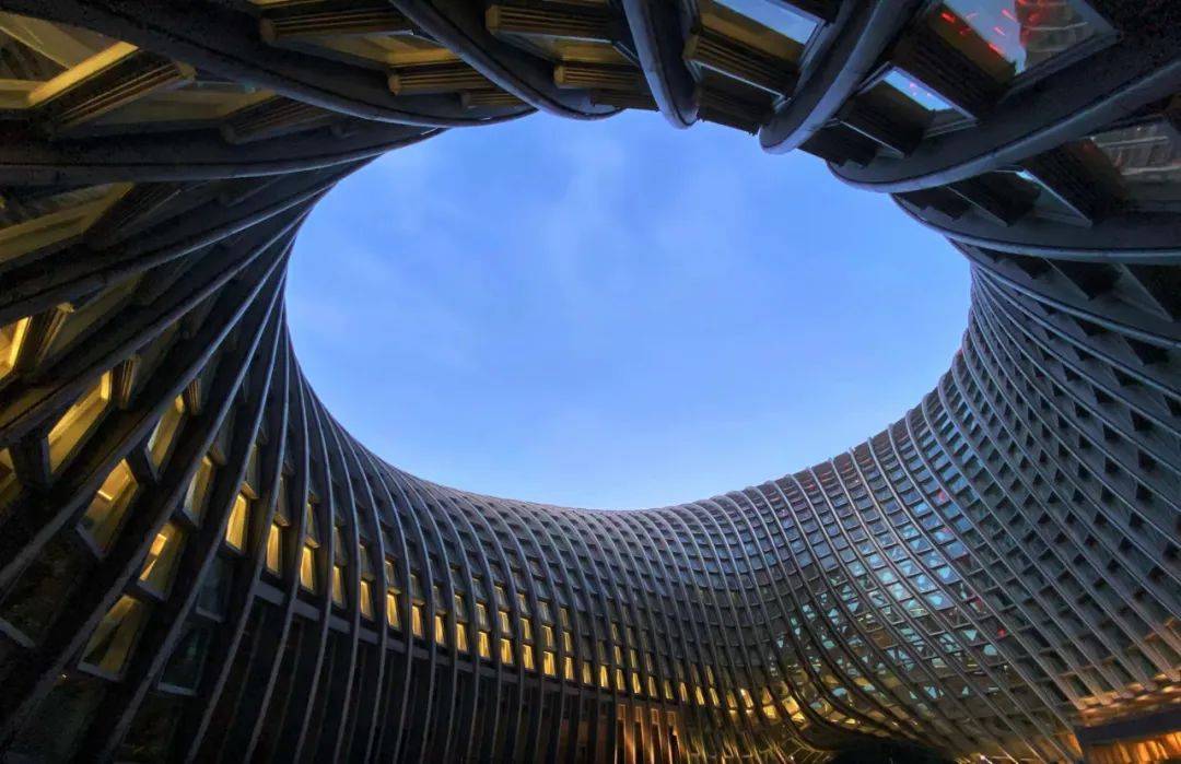 顺丰破产是真的吗,顺丰快递要破产了吗