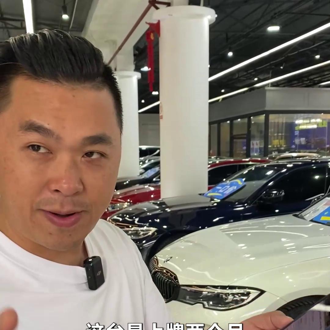 人在家中坐商务车,花19万买凯美瑞家用合适吗