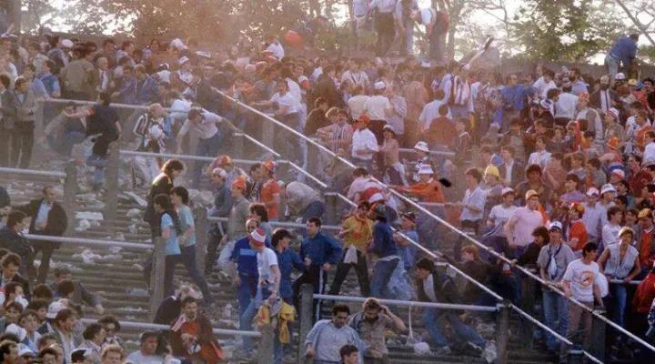 足球比赛最严重的受伤事件,足球比赛10大惨案