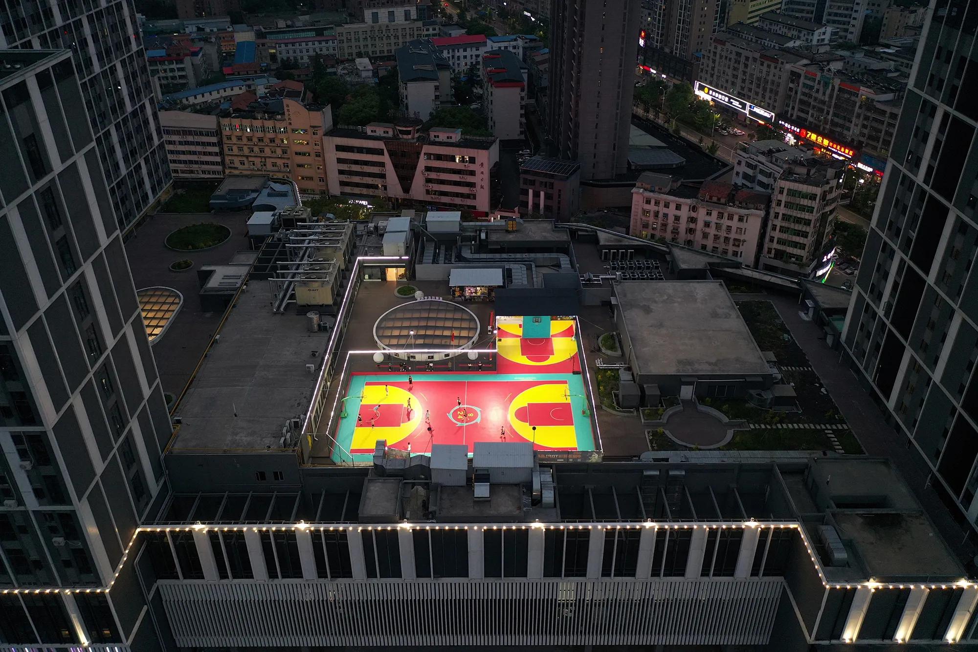 黄州有哪些免费开放篮球场,大型购物广场建篮球场