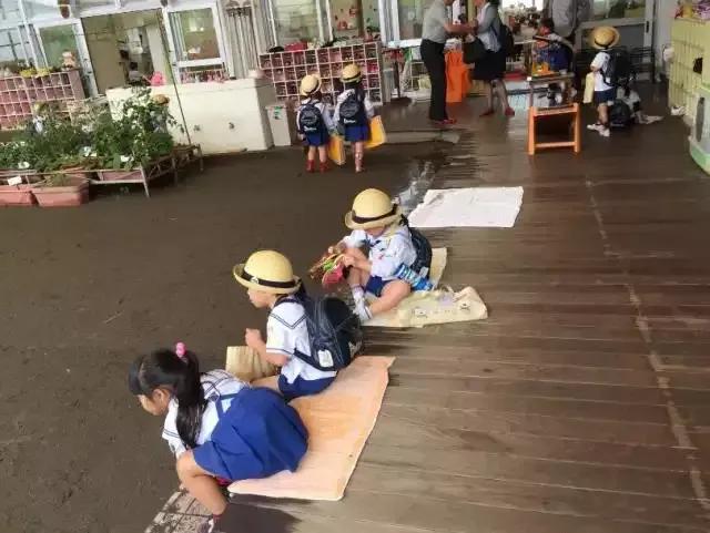 小孩骑电动车忘拔钥匙,电动车没拔钥匙小孩错拧油门