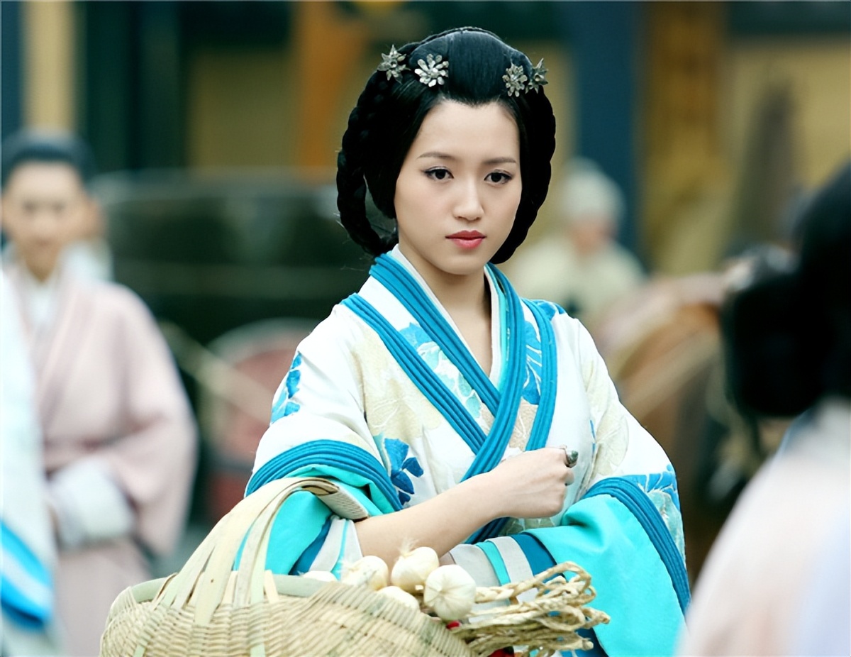 朱熹问学生：为啥叫“买东西”不是“买南北”？10岁小孩一语说破