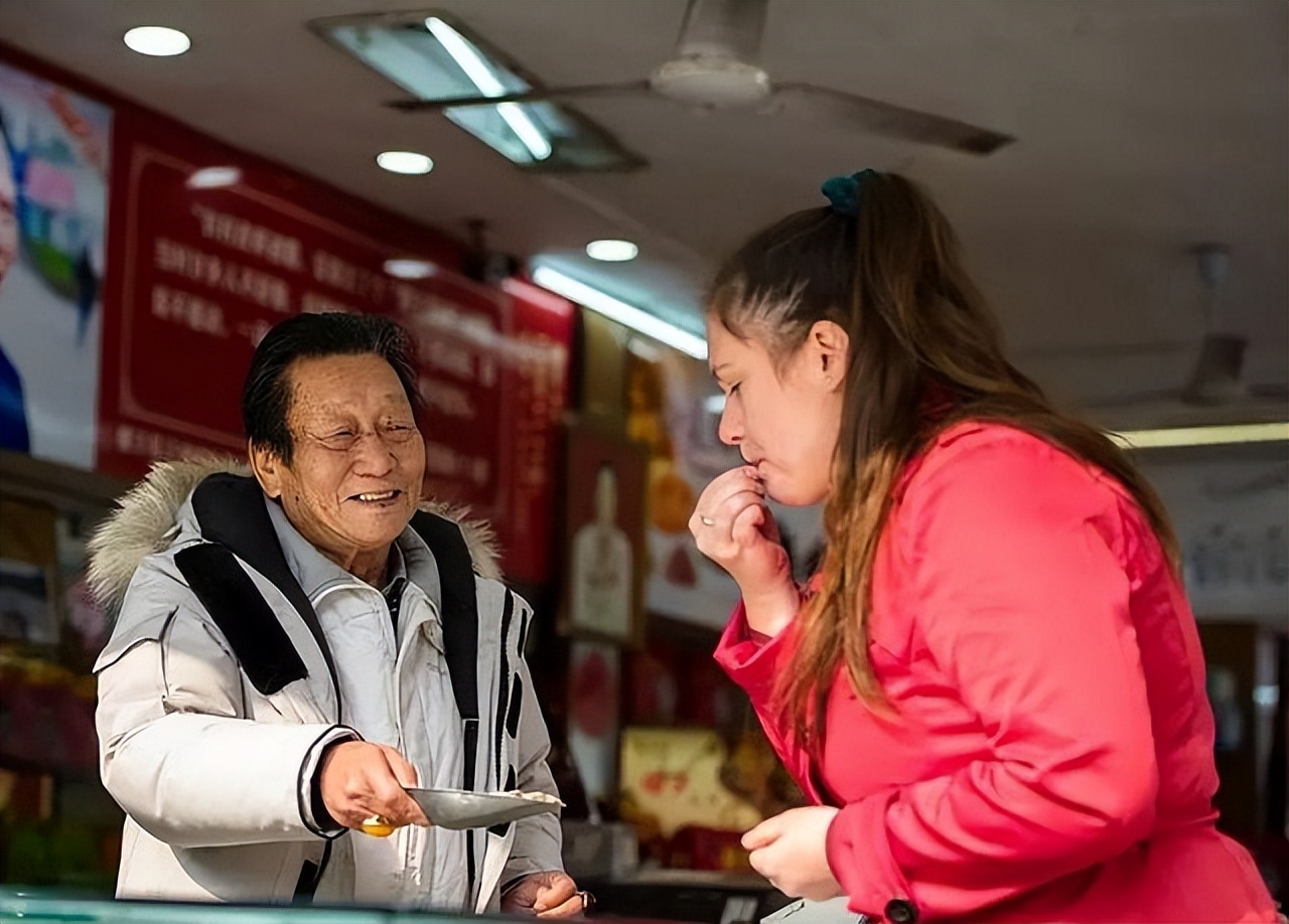 “傻子瓜子”创始人，80年挣到100万，*小平邓**曾力保他，这是为何