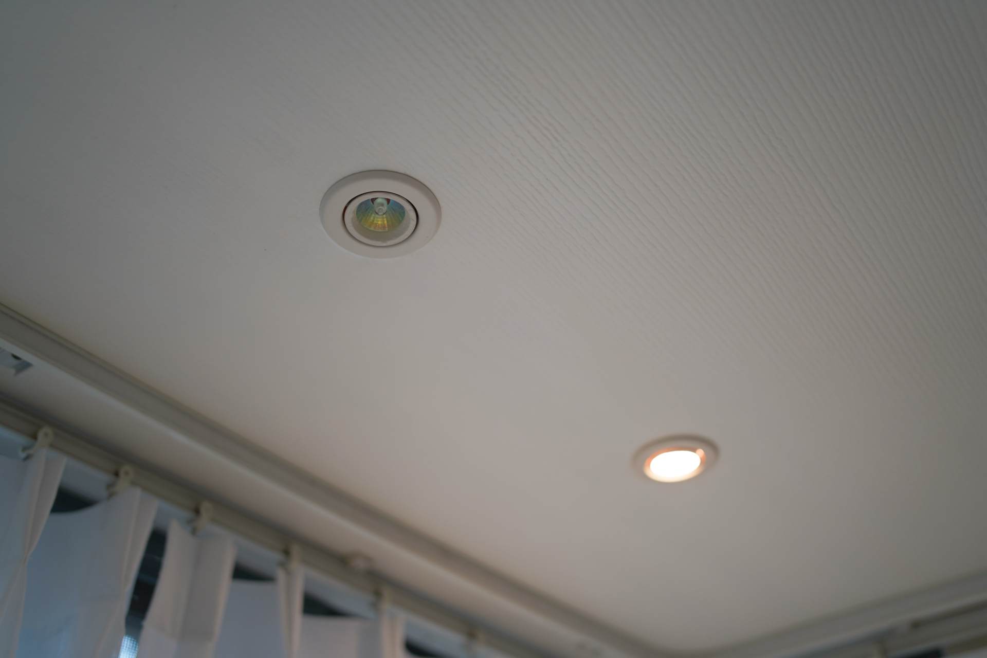 小户型也没有必要做全屋智能灯光,二手房客厅灯光改造