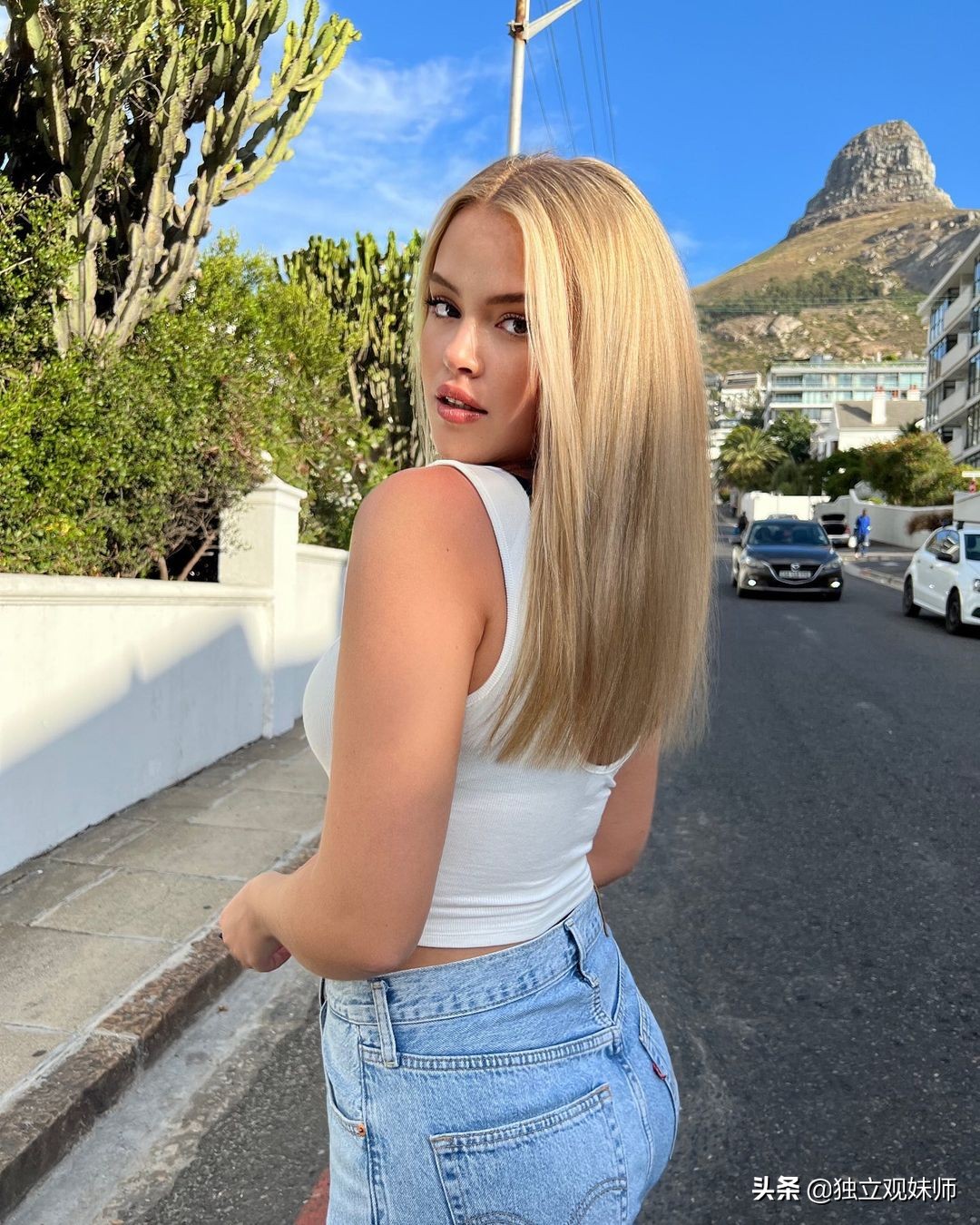 索拉亚埃克斯图片,德国金发模特索拉亚埃克斯