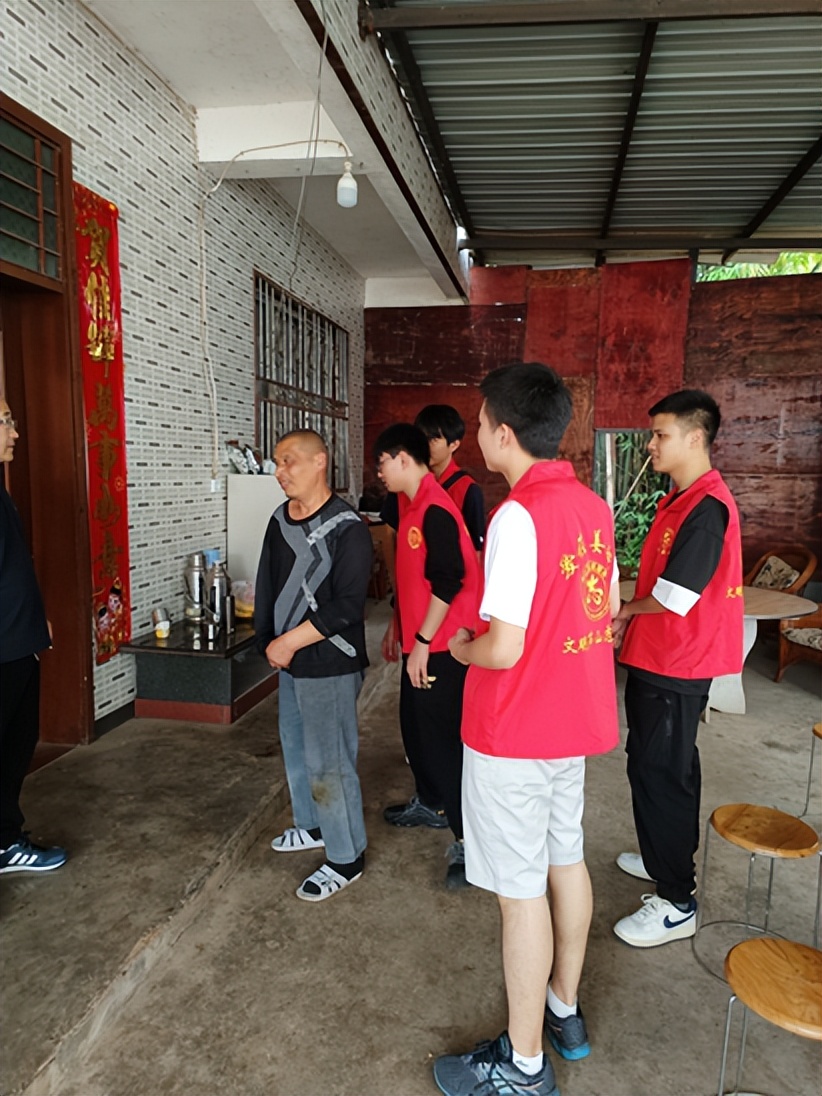 尊老爱幼奉献爱心,尊老爱幼弘扬美德图片