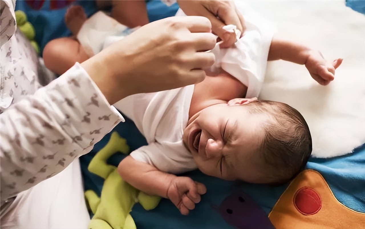 宝宝总闹情绪怎么办,宝宝爱哭闹怎么应对