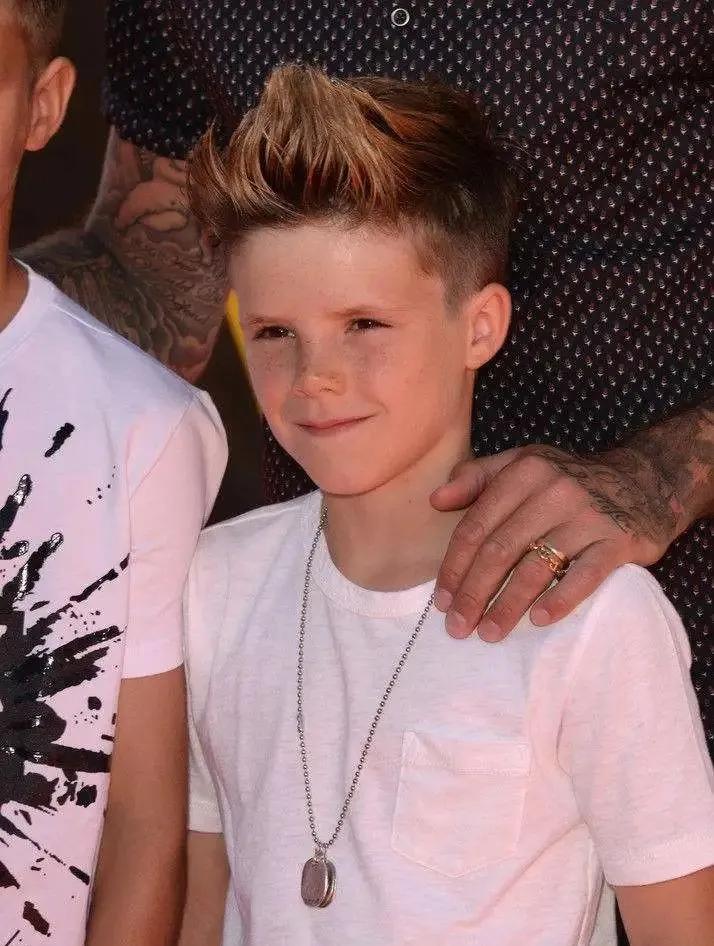 贝克汉姆现今共有几个孩子,贝克汉姆小七长残