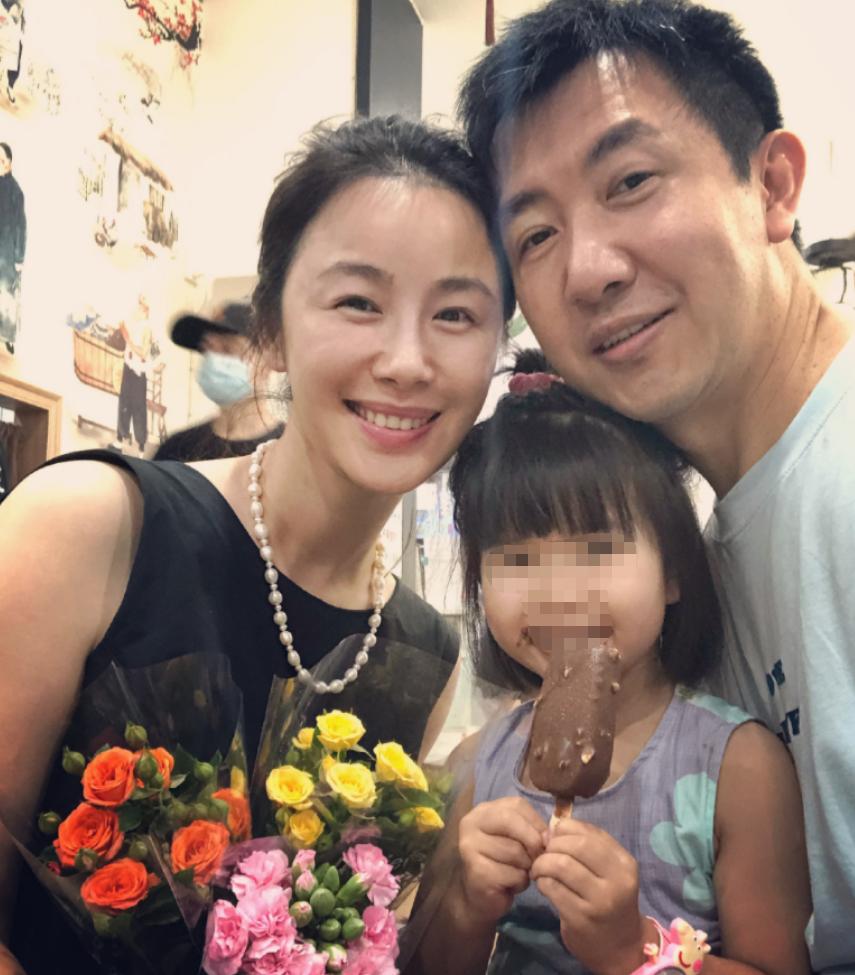 鄢颇梅婷李小冉,李小冉前男友鄢颇和梅婷的关系