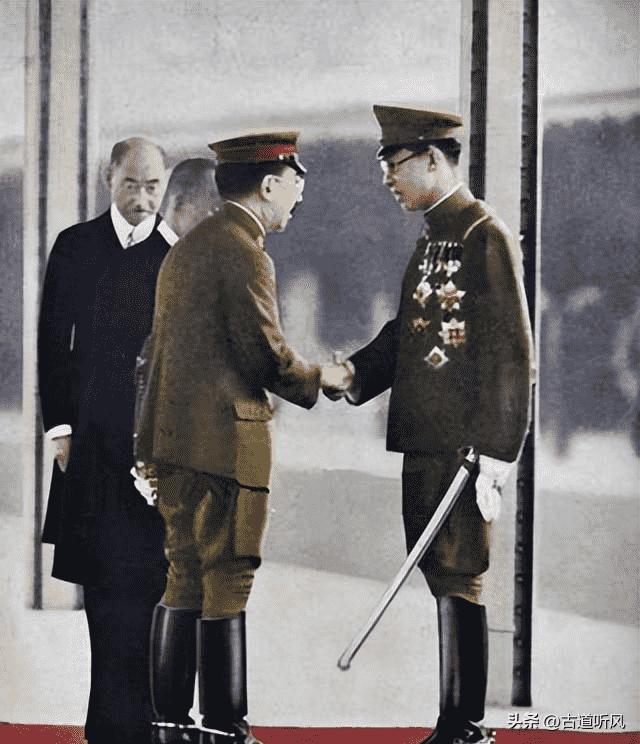 变态的纳粹德国,*光脱**犹太人女人衣服,集体*杀屠**!2