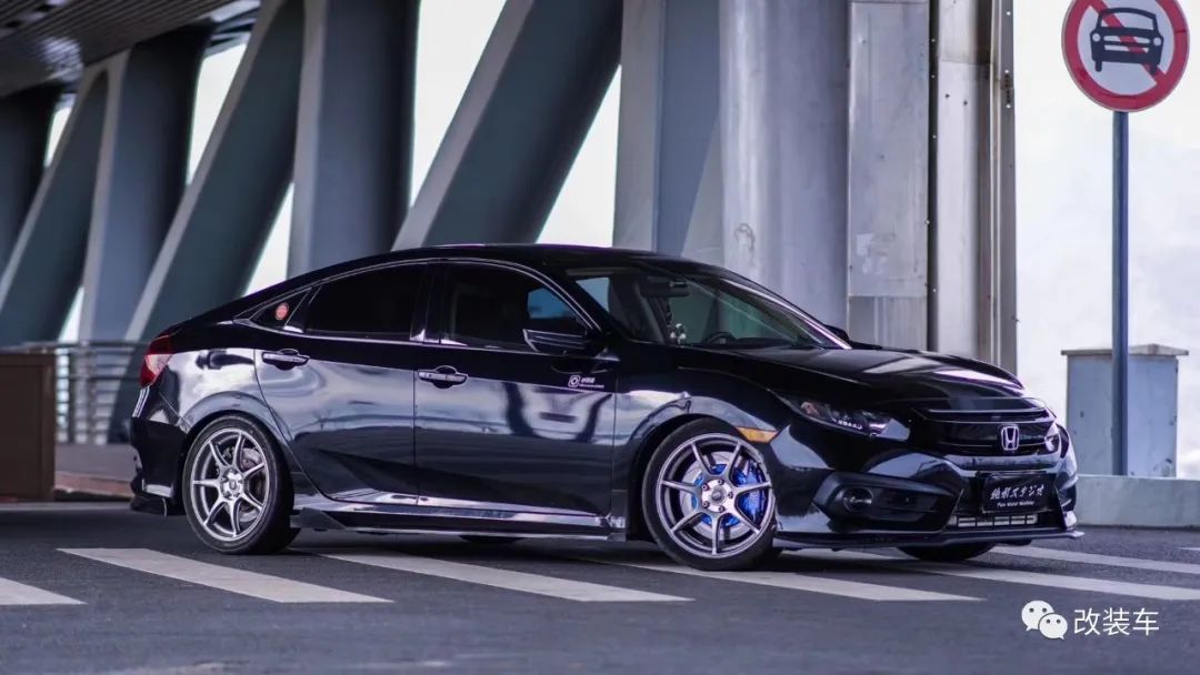 雷克萨斯gs300亮黑改装案例,本田思域适合刚毕业开吗