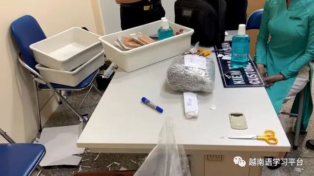 多名空姐携带毒品被发现,越南空姐毒品案件