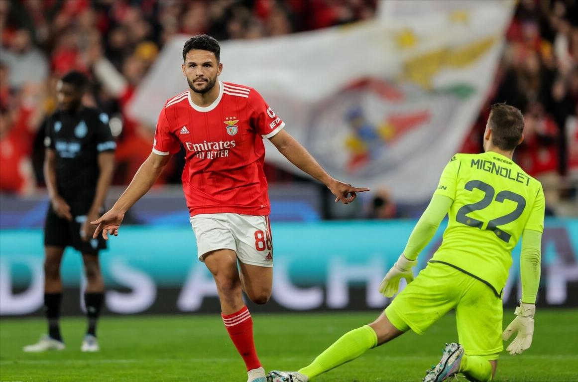 总比分7-1!本菲卡笑纳大礼包C罗接班人2射1传轻松晋级欧冠八强