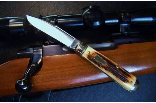 dc53与m390钢材哪个好,dc53和锋钢做刀哪个好