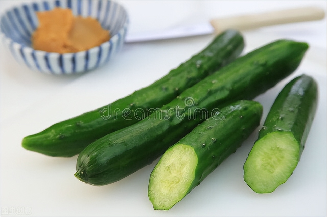 晚上吃黄瓜和西红柿能减肥吗,晚上喝黄瓜鸡蛋汤可以减肥吗