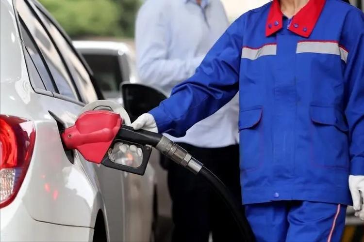 国内油价预计将大幅下调天气预报,国内油价或将迎来下调今日汽油价