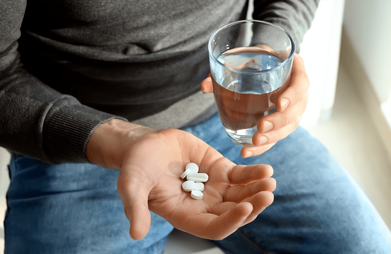 阿莫西林和头孢三代哪个副作用大,头孢阿莫西林是抗生素还是消炎药