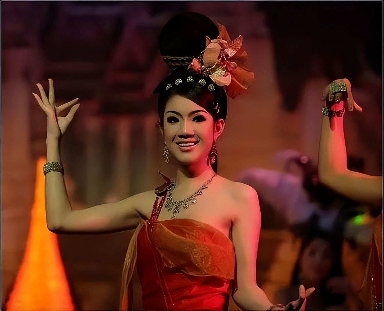 泰国人妖和女性如何区分,泰国人妖在法律上是男性还是女性