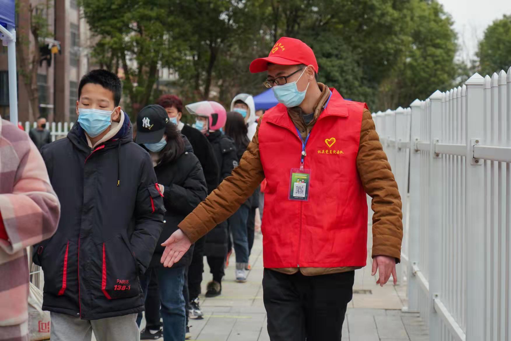 江苏抗疫志愿者事迹,志愿红抗疫视频