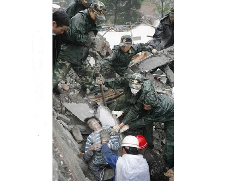 10年前的汶川照片,地震前和地震后的汶川县城老照片