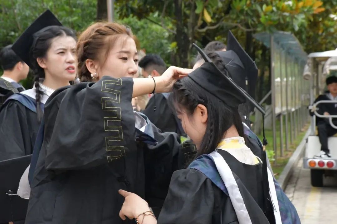 先来一波毕业照,第一张毕业照和最后一张毕业照