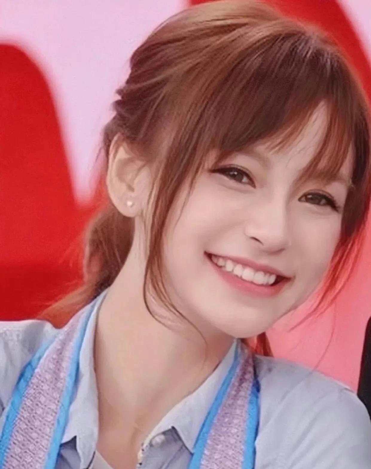 angelababy染的头发漂的颜色,angelababy染红发