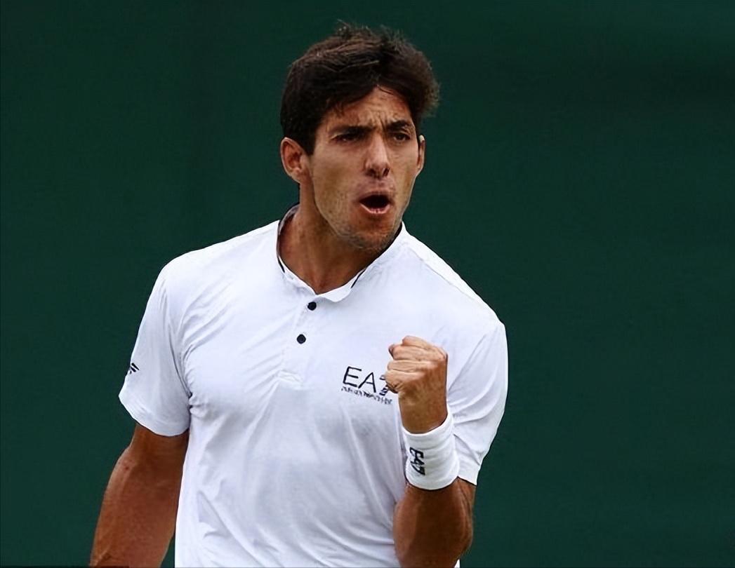 首个让二追三诞生！智利名将五盘大逆转小野兔，创个人大满贯纪录