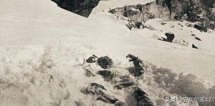 苏联神秘登山事件,前苏联9人登山死亡事件