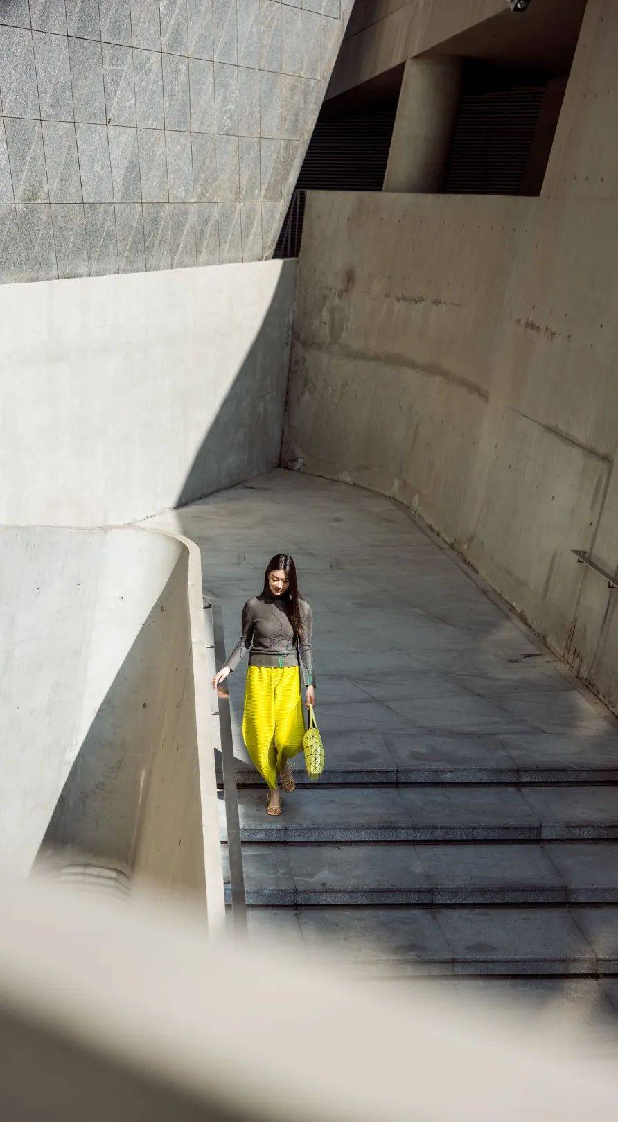 2023三宅一生包包哪款值得买,三宅一生水桶包2021