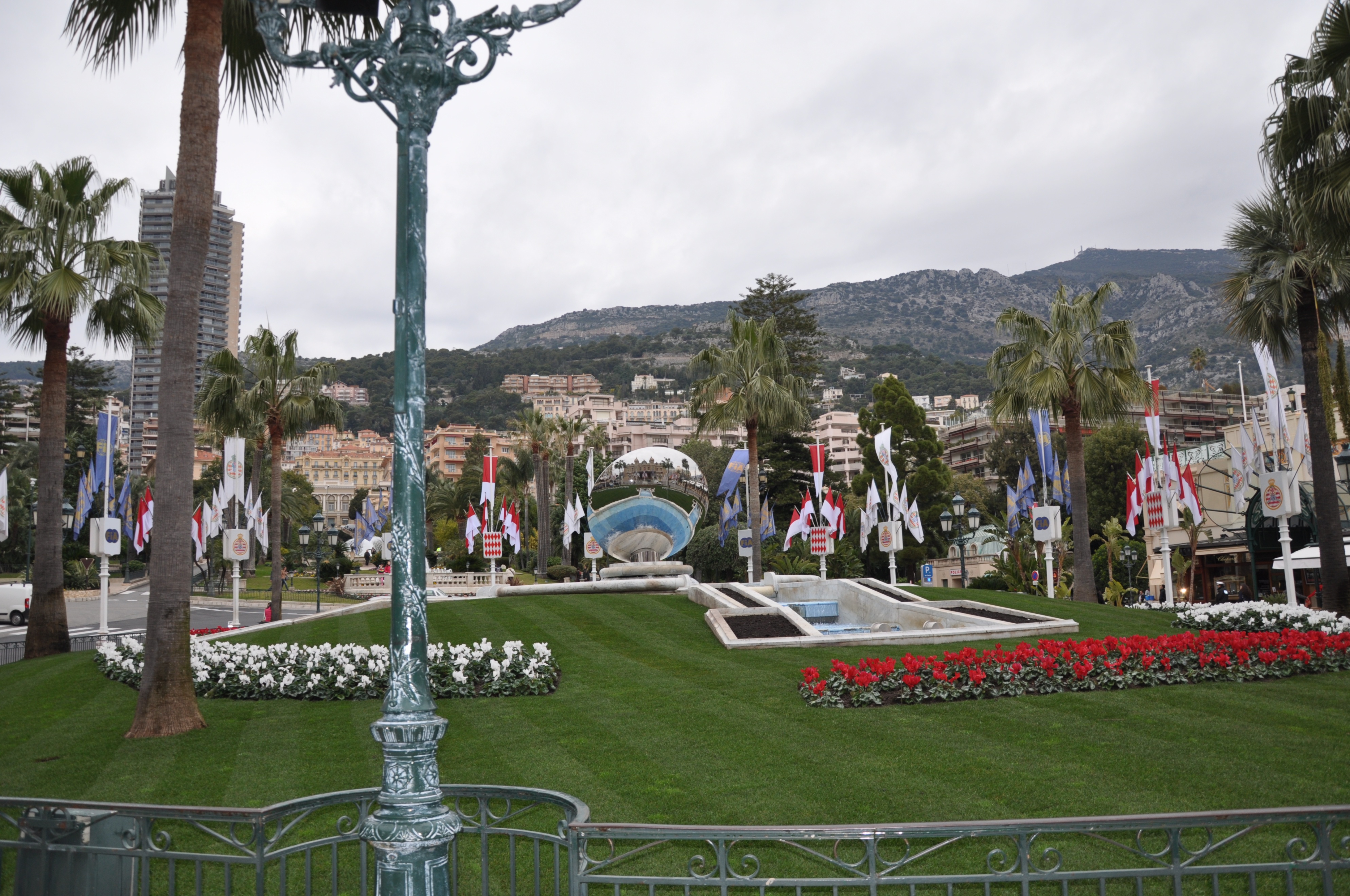 摩纳哥：拥有巨大财富的世界第二小国家，奢华的旅游度假胜地