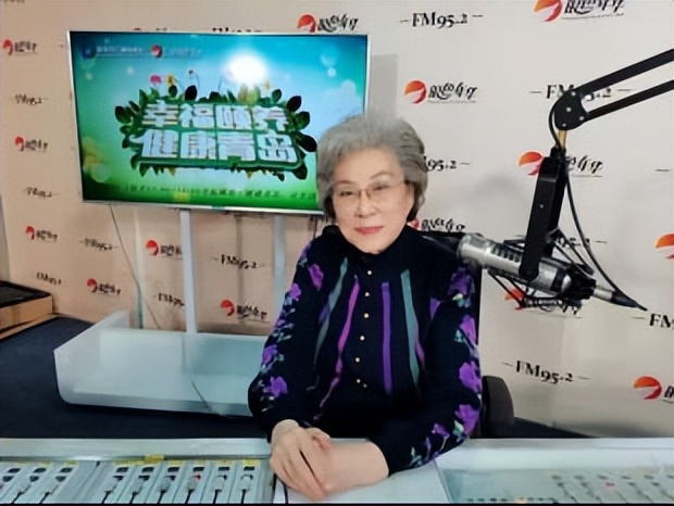 传承雷锋精神争做时代新人小学,青岛嘉定路小学弘扬雷锋精神活动