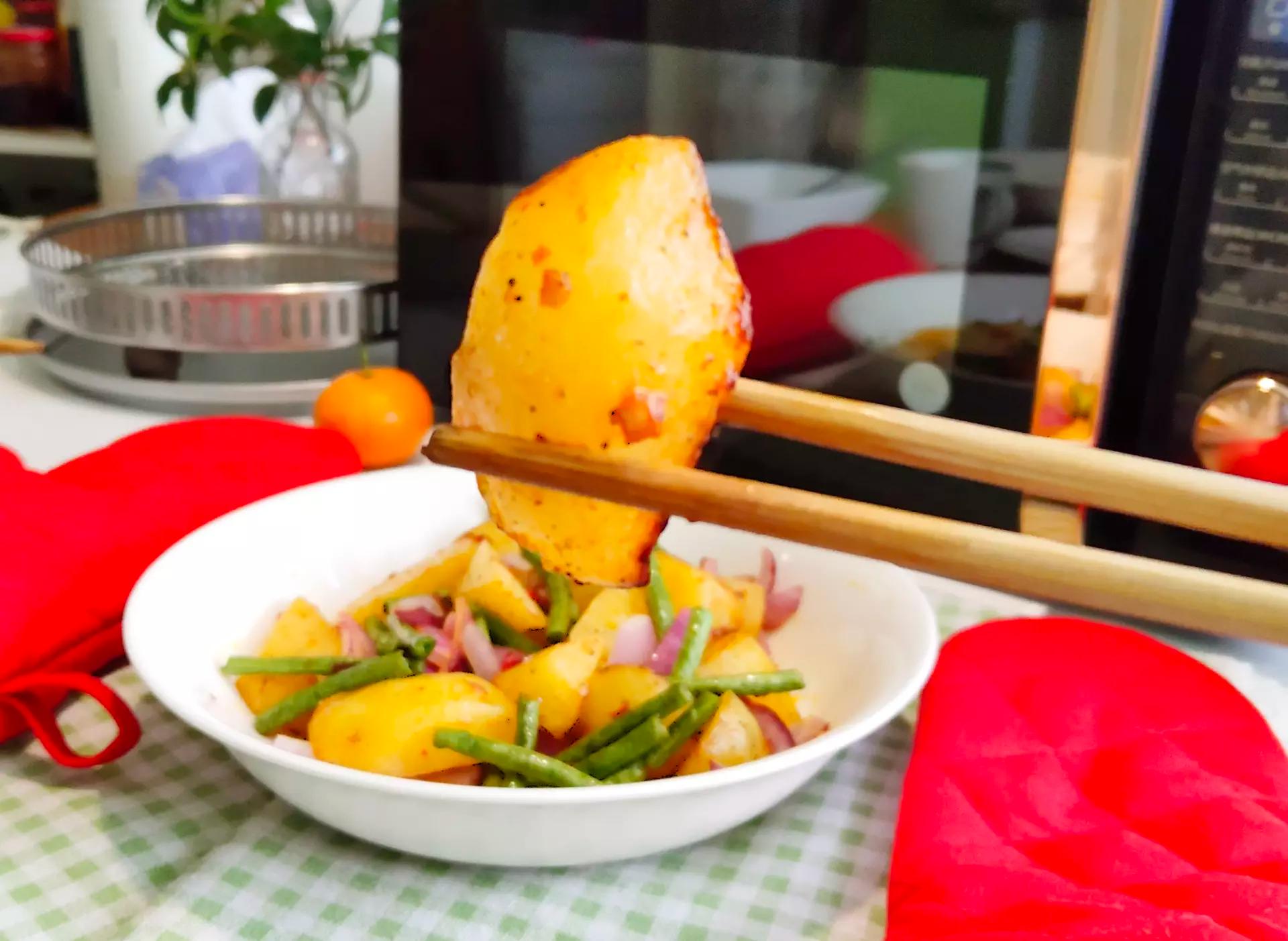 家里的烤箱、空气炸锅都在吃灰，还要添一台空气炸烧烤微波炉？