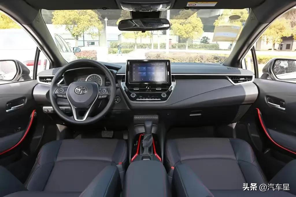 丰田雷凌对比日产轩逸,雷凌1.2t和14代轩逸经典哪个值得买