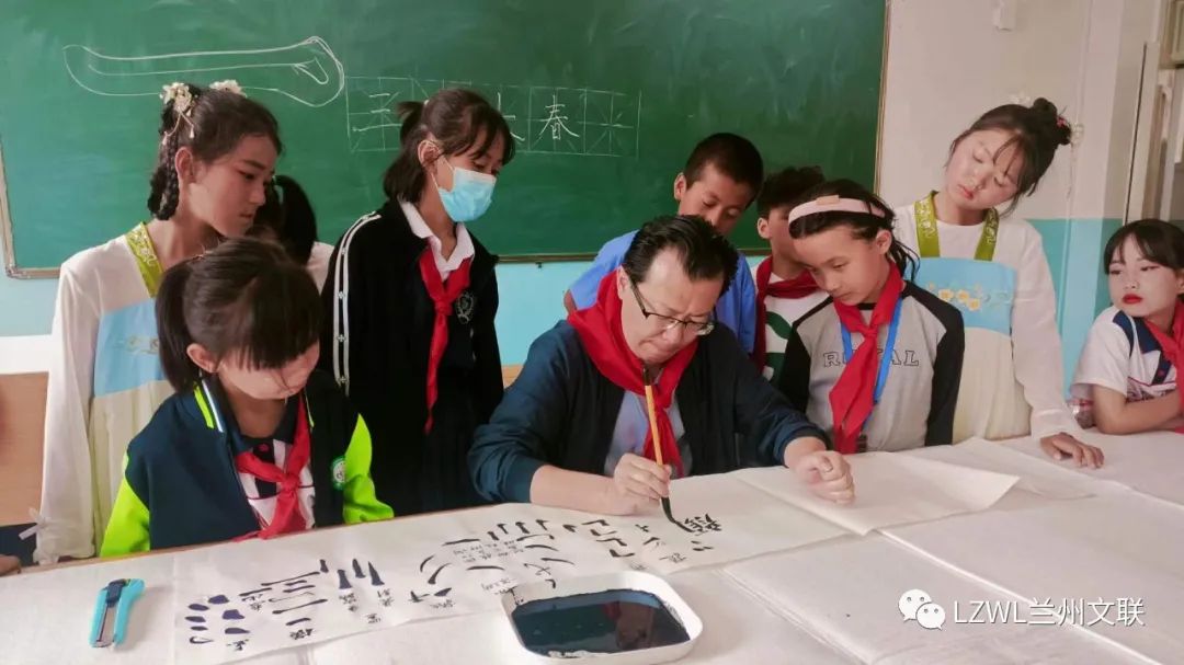 文联志愿者活动,文联志愿者服务进农大