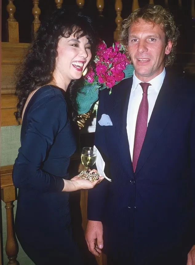 那位曾靓绝时尚圈、串起欧洲上流社会的超模为何落魄至此……