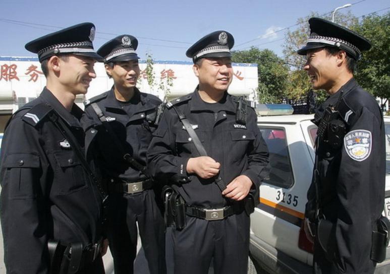 村民微信群发牢骚被拘15天,老人聊天群里发牢骚被拘留十五天