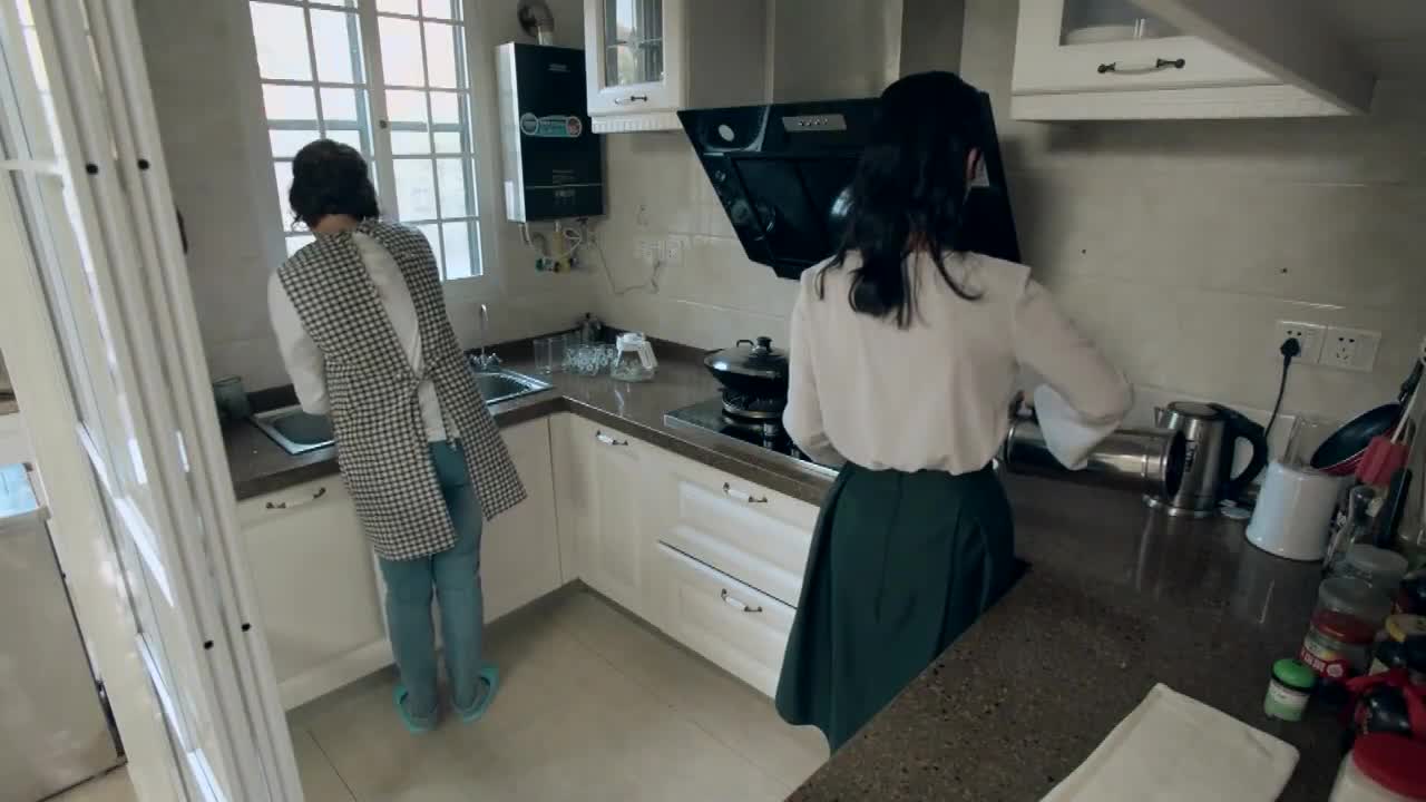 北京一女子为满足丈夫欲望，帮其性侵保姆，称：3人一起生活多美