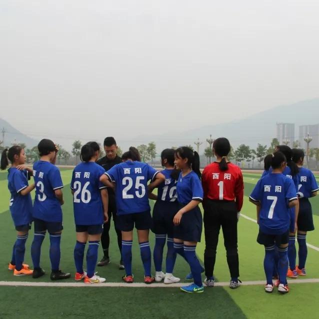 重庆市校园女子足球总决赛,重庆小学男子足球乙组比赛视频