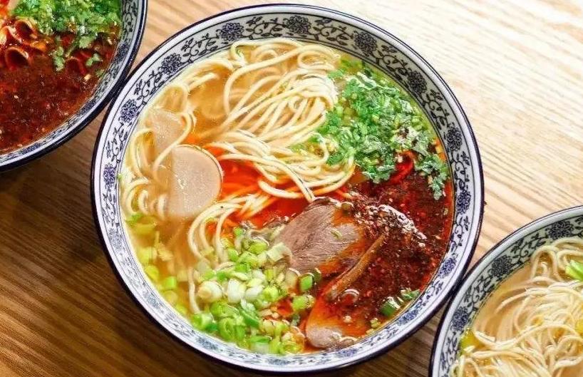 兰州牛肉面一碗有多少面,兰州牛肉面标准几两面