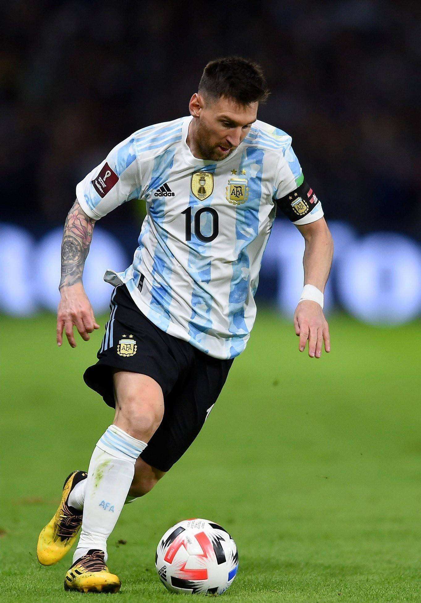 世界杯日评：阿荷大战前夕，心理大师范加尔为梅西施下了烟幕弹