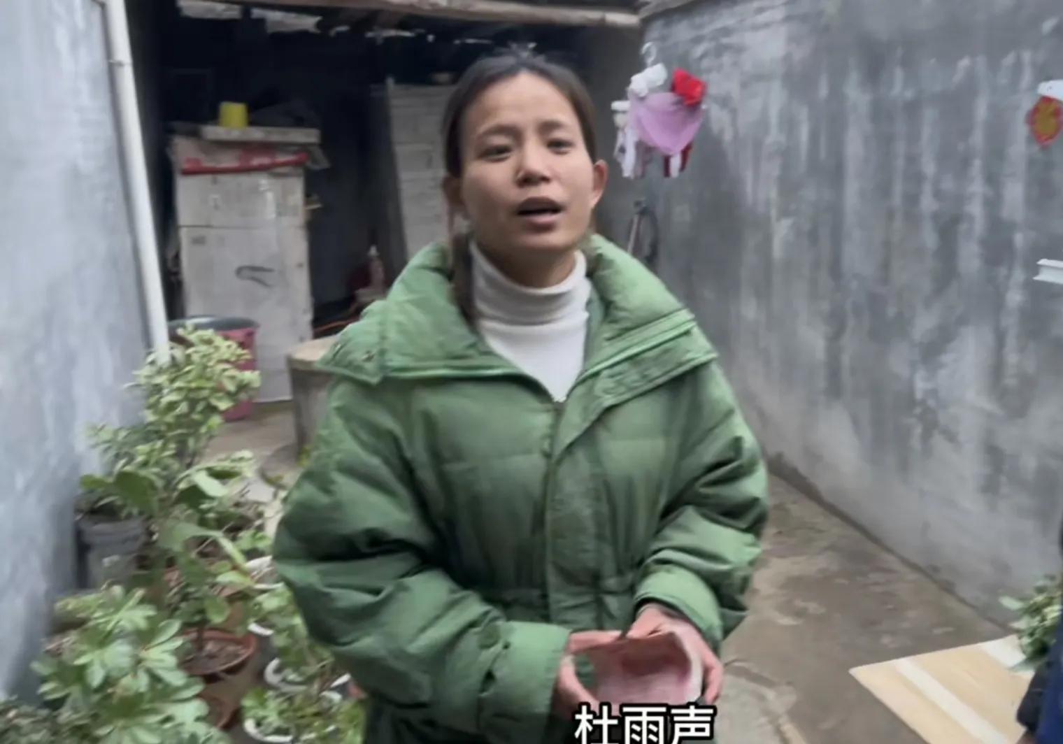 李佳亲妈婆家妈反差太大！一个给1000元让多吃肉，一个伸手要200