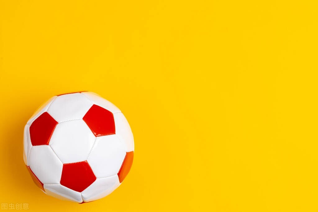 周日足球比赛复盘,周日三场赛事解析