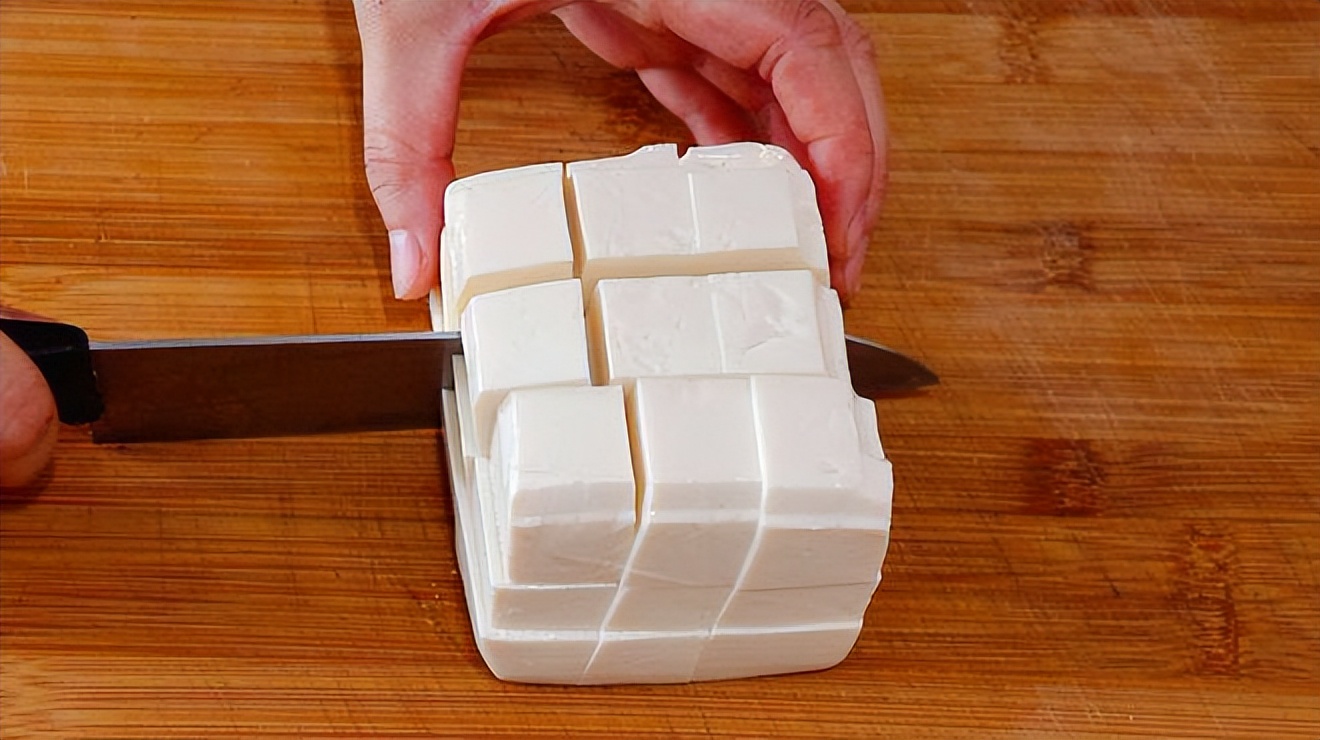 石膏做豆腐和内酯做豆腐的区别,石膏与葡萄糖内酯做豆腐的区别