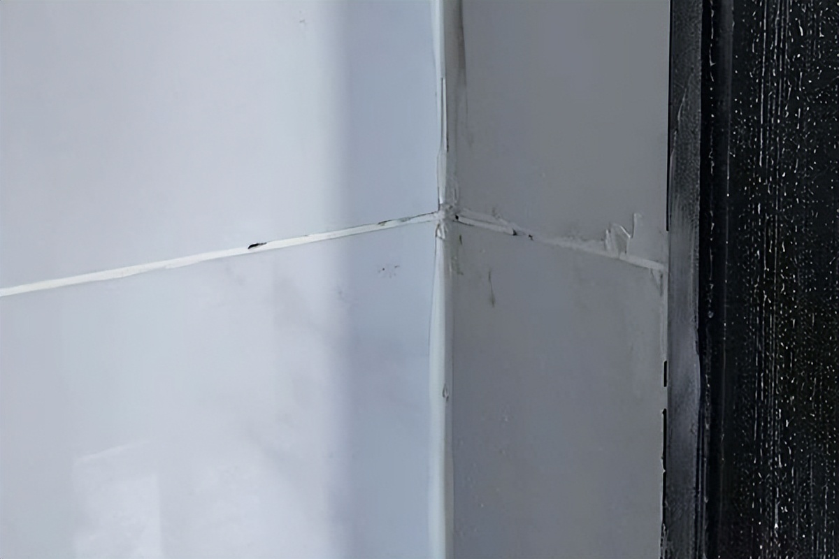 美缝剂做起来稍微凹进去正常吗,美缝剂干了发现没有压平怎么办