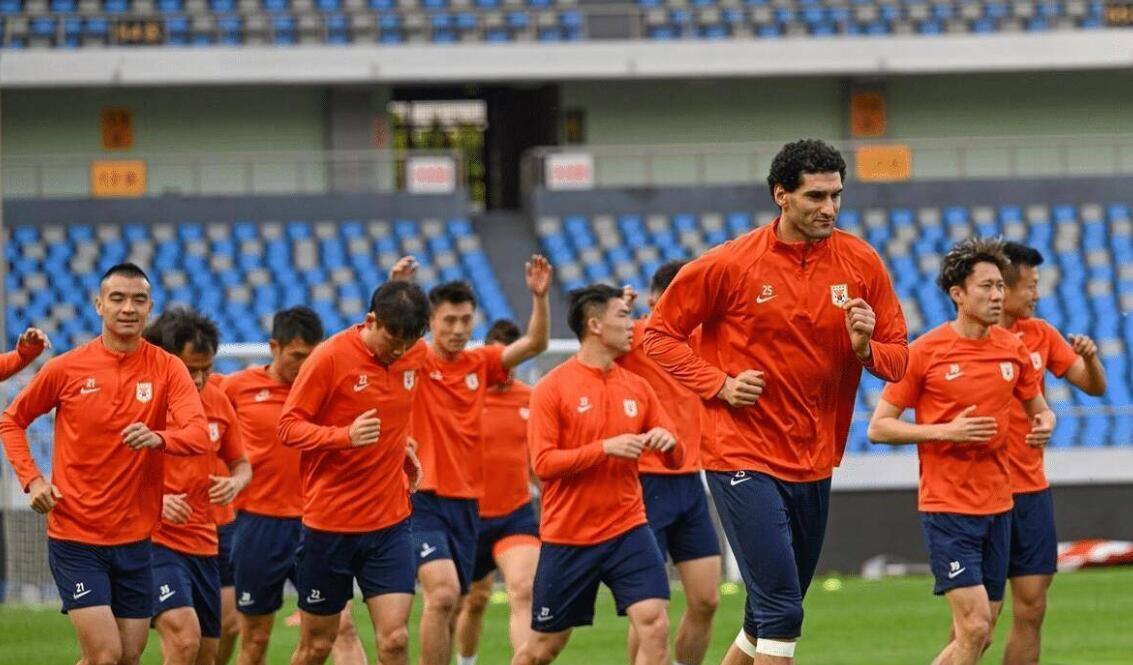 刘洋社媒晒照告别费莱尼,费莱尼离队背后原因让人心酸