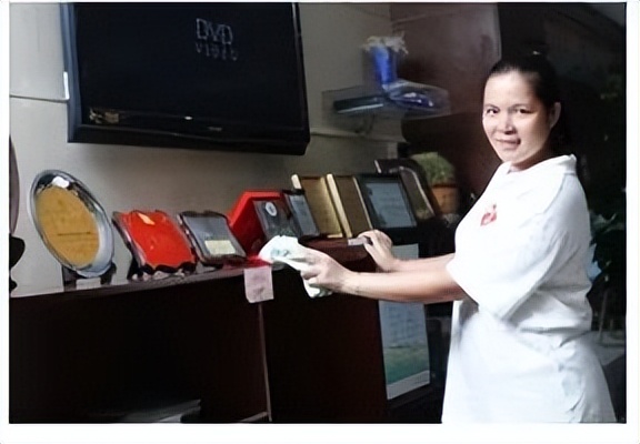 怀孕初期卵巢肿瘤,有什么民间草药可以治卵巢癌